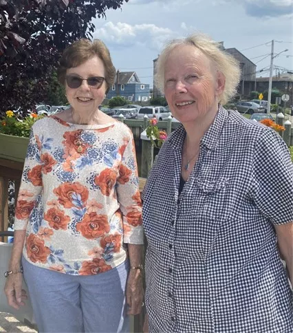 Barrie Simpson, class of 1963, and Barbara Holzcamp, class of 1963.