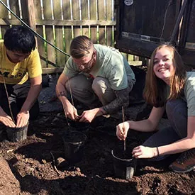 Dakota Bailey volunteering