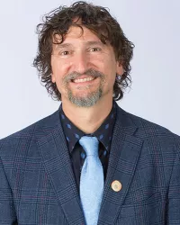 Tracy Allen headshot