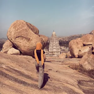 Victoria-Savoie-Temple-Hampi-India